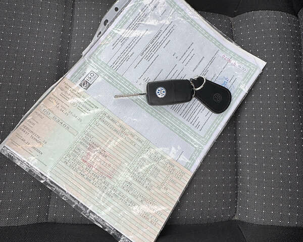 Серый Фольксваген Гольф, объемом двигателя 1.6 л и пробегом 202 тыс. км за 4400 $, фото 11 на Automoto.ua