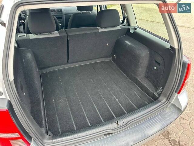 Серый Фольксваген Гольф, объемом двигателя 1.6 л и пробегом 273 тыс. км за 4200 $, фото 18 на Automoto.ua