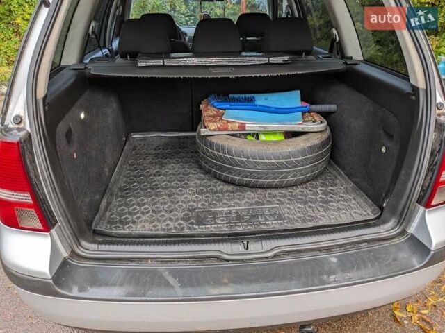 Серый Фольксваген Гольф, объемом двигателя 1.6 л и пробегом 261 тыс. км за 4950 $, фото 5 на Automoto.ua