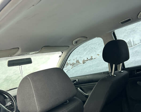 Сірий Фольксваген Гольф, об'ємом двигуна 1.6 л та пробігом 200 тис. км за 1700 $, фото 13 на Automoto.ua