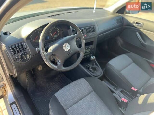 Серый Фольксваген Гольф, объемом двигателя 1.6 л и пробегом 270 тыс. км за 4175 $, фото 19 на Automoto.ua