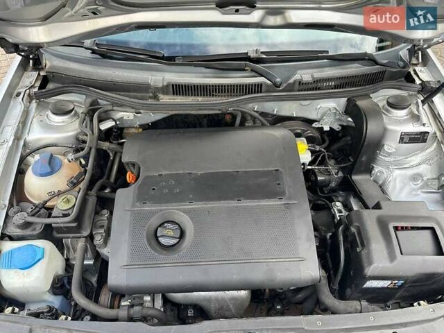 Серый Фольксваген Гольф, объемом двигателя 1.6 л и пробегом 273 тыс. км за 4200 $, фото 16 на Automoto.ua