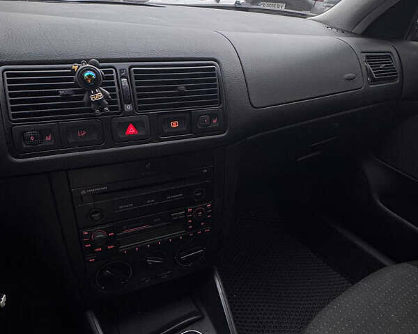 Серый Фольксваген Гольф, объемом двигателя 1.6 л и пробегом 270 тыс. км за 4300 $, фото 11 на Automoto.ua