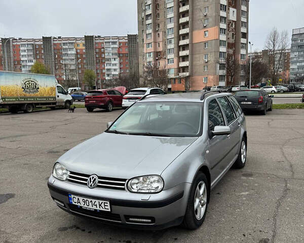 Серый Фольксваген Гольф, объемом двигателя 1.6 л и пробегом 246 тыс. км за 5300 $, фото 1 на Automoto.ua