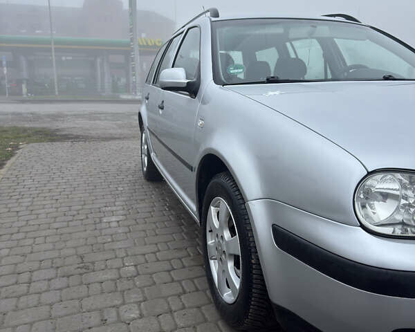 Серый Фольксваген Гольф, объемом двигателя 1.6 л и пробегом 202 тыс. км за 4400 $, фото 1 на Automoto.ua