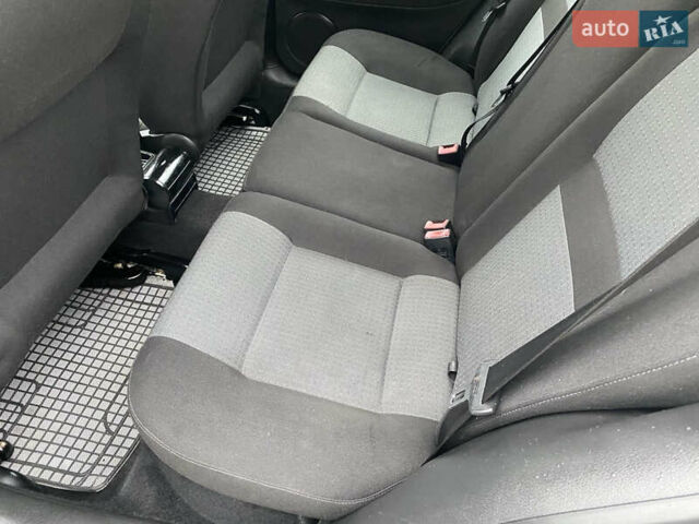 Серый Фольксваген Гольф, объемом двигателя 1.6 л и пробегом 199 тыс. км за 5100 $, фото 18 на Automoto.ua