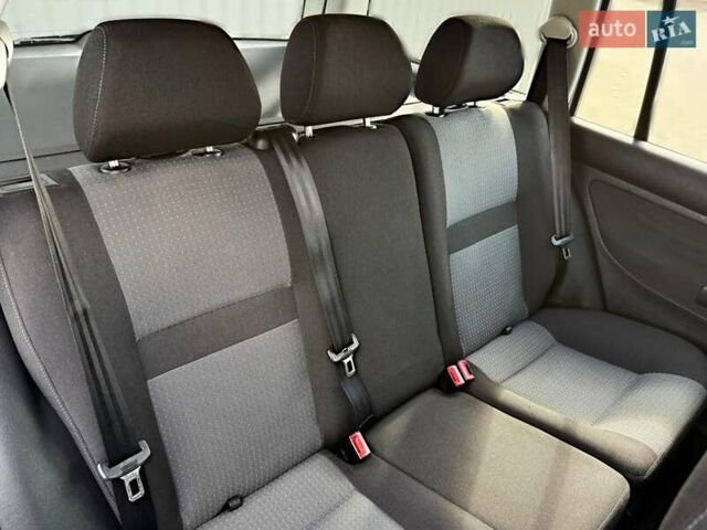 Серый Фольксваген Гольф, объемом двигателя 1.6 л и пробегом 201 тыс. км за 4490 $, фото 30 на Automoto.ua