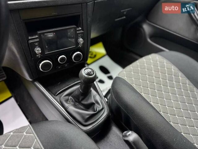 Серый Фольксваген Гольф, объемом двигателя 1.39 л и пробегом 246 тыс. км за 4700 $, фото 9 на Automoto.ua