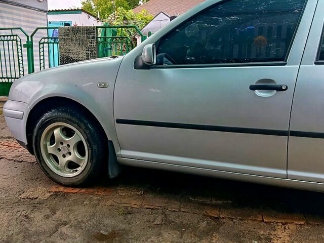 Серый Фольксваген Гольф, объемом двигателя 2 л и пробегом 260 тыс. км за 3600 $, фото 5 на Automoto.ua