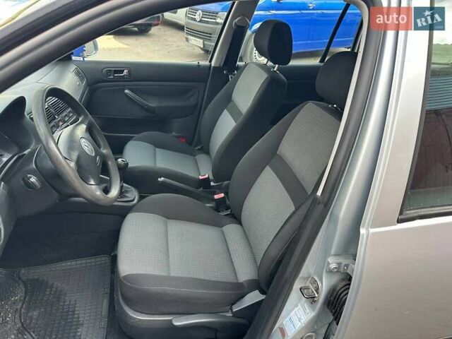 Серый Фольксваген Гольф, объемом двигателя 1.6 л и пробегом 273 тыс. км за 4200 $, фото 14 на Automoto.ua