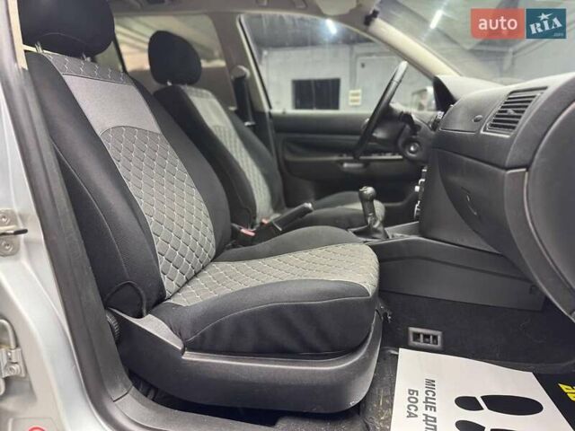 Серый Фольксваген Гольф, объемом двигателя 1.39 л и пробегом 246 тыс. км за 4700 $, фото 14 на Automoto.ua