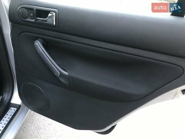Фольксваген Гольф 2003 у Теребовле на Automoto.ua Сірий Фольксваген Гольф, об'ємом двигуна 1.39 л та пробігом 219 тис. км за 4499 $, фото 26 на Automoto.ua