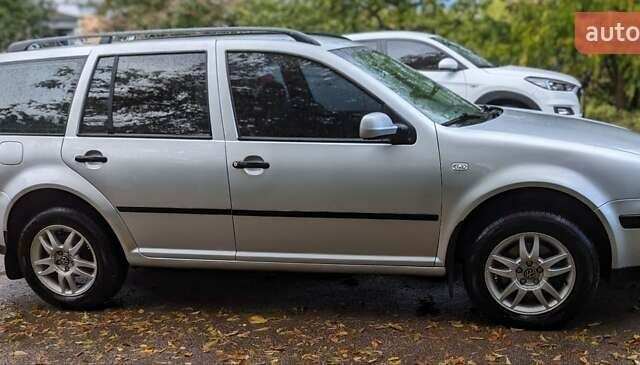 Серый Фольксваген Гольф, объемом двигателя 1.6 л и пробегом 261 тыс. км за 4950 $, фото 6 на Automoto.ua
