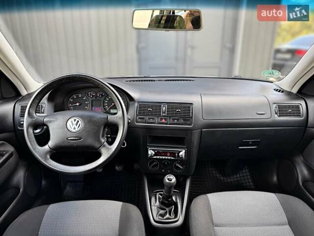 Серый Фольксваген Гольф, объемом двигателя 1.6 л и пробегом 201 тыс. км за 4490 $, фото 44 на Automoto.ua