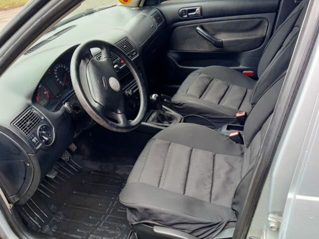 Серый Фольксваген Гольф, объемом двигателя 1.9 л и пробегом 321 тыс. км за 3200 $, фото 6 на Automoto.ua