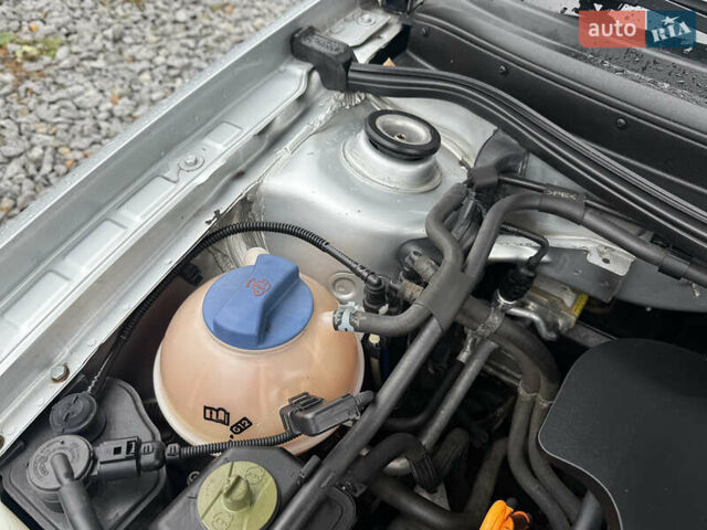 Серый Фольксваген Гольф, объемом двигателя 1.6 л и пробегом 201 тыс. км за 5499 $, фото 31 на Automoto.ua