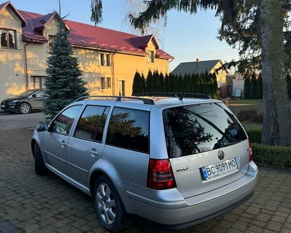 Серый Фольксваген Гольф, объемом двигателя 1.6 л и пробегом 300 тыс. км за 3900 $, фото 3 на Automoto.ua