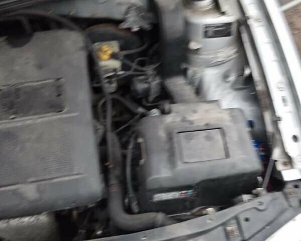 Серый Фольксваген Гольф, объемом двигателя 1.6 л и пробегом 250 тыс. км за 4000 $, фото 13 на Automoto.ua