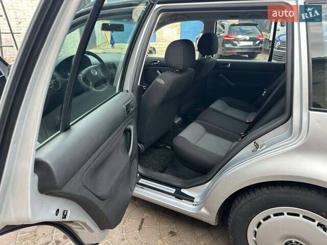 Серый Фольксваген Гольф, объемом двигателя 1.6 л и пробегом 273 тыс. км за 4200 $, фото 11 на Automoto.ua