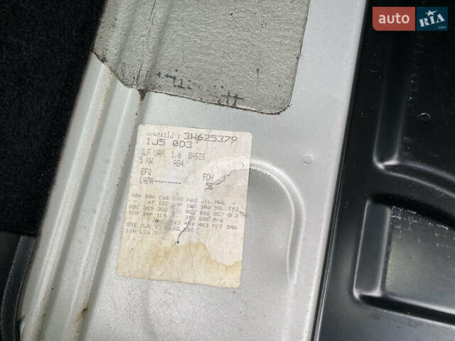 Серый Фольксваген Гольф, объемом двигателя 1.6 л и пробегом 199 тыс. км за 5100 $, фото 12 на Automoto.ua