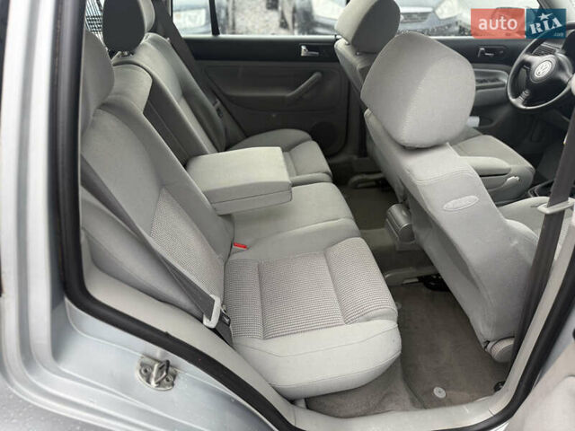 Серый Фольксваген Гольф, объемом двигателя 1.6 л и пробегом 201 тыс. км за 5499 $, фото 15 на Automoto.ua