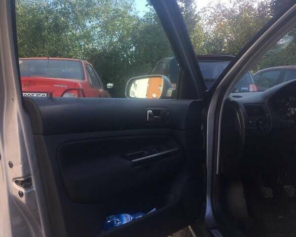 Серый Фольксваген Гольф, объемом двигателя 1.39 л и пробегом 250 тыс. км за 2700 $, фото 8 на Automoto.ua