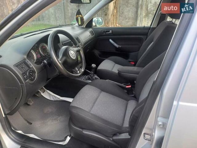 Серый Фольксваген Гольф, объемом двигателя 1.6 л и пробегом 308 тыс. км за 4950 $, фото 12 на Automoto.ua