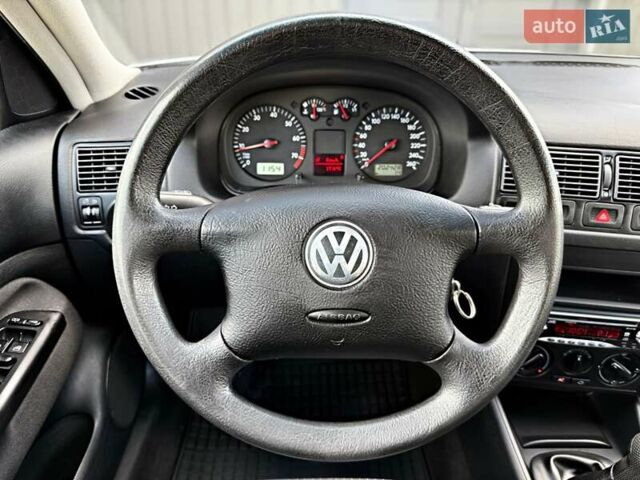 Серый Фольксваген Гольф, объемом двигателя 1.6 л и пробегом 201 тыс. км за 4490 $, фото 46 на Automoto.ua