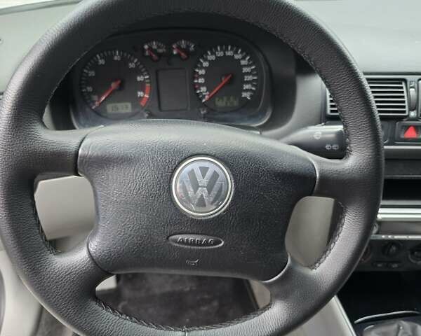 Серый Фольксваген Гольф, объемом двигателя 1.6 л и пробегом 291 тыс. км за 5500 $, фото 2 на Automoto.ua