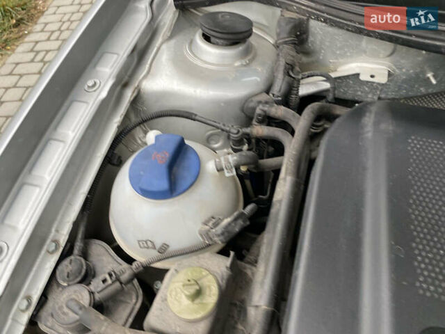 Серый Фольксваген Гольф, объемом двигателя 1.6 л и пробегом 199 тыс. км за 5100 $, фото 9 на Automoto.ua