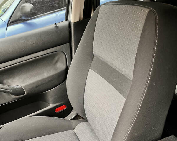 Серый Фольксваген Гольф, объемом двигателя 1.6 л и пробегом 227 тыс. км за 4350 $, фото 8 на Automoto.ua