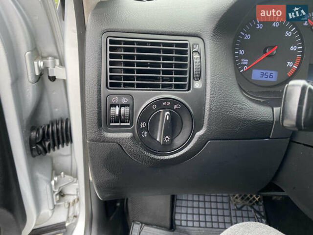 Серый Фольксваген Гольф, объемом двигателя 1.6 л и пробегом 199 тыс. км за 5100 $, фото 14 на Automoto.ua