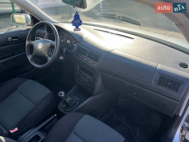 Серый Фольксваген Гольф, объемом двигателя 1.6 л и пробегом 270 тыс. км за 4175 $, фото 30 на Automoto.ua