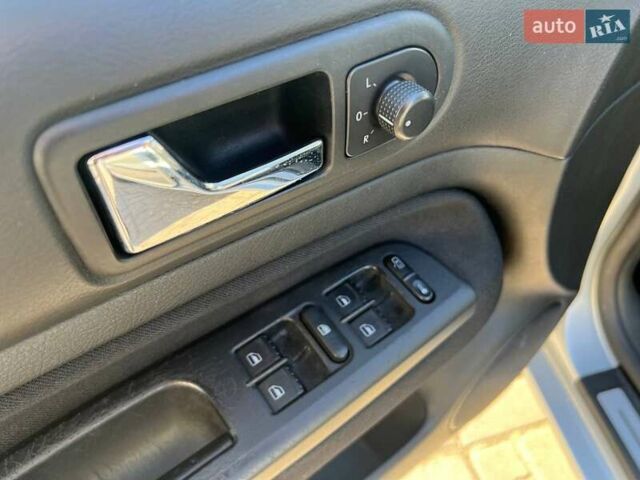 Серый Фольксваген Гольф, объемом двигателя 1.6 л и пробегом 270 тыс. км за 4175 $, фото 16 на Automoto.ua