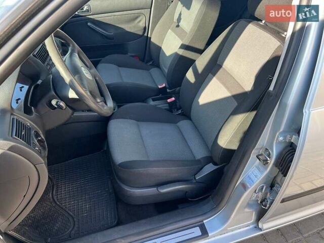 Серый Фольксваген Гольф, объемом двигателя 1.6 л и пробегом 270 тыс. км за 4175 $, фото 21 на Automoto.ua