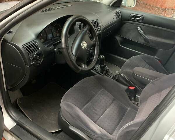 Серый Фольксваген Гольф, объемом двигателя 1.9 л и пробегом 350 тыс. км за 2250 $, фото 3 на Automoto.ua