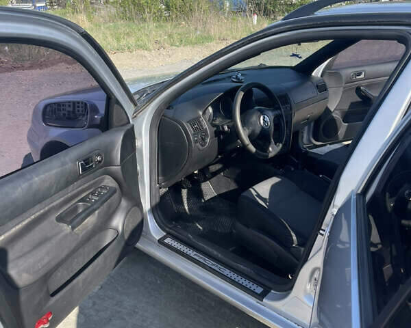 Серый Фольксваген Гольф, объемом двигателя 1.9 л и пробегом 295 тыс. км за 4000 $, фото 1 на Automoto.ua