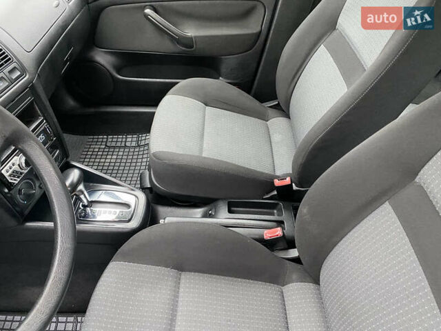 Серый Фольксваген Гольф, объемом двигателя 1.6 л и пробегом 199 тыс. км за 5100 $, фото 17 на Automoto.ua