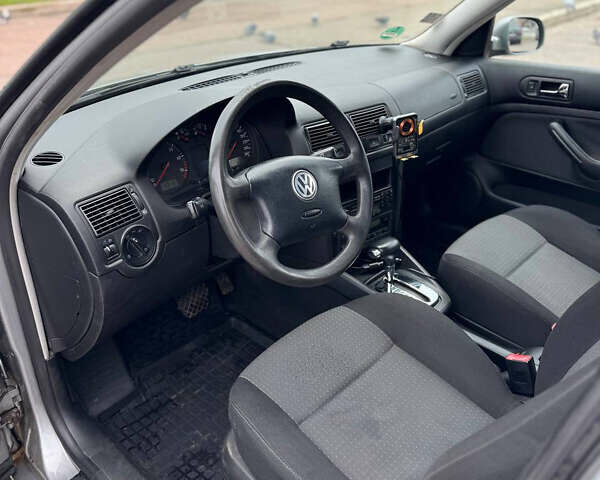 Серый Фольксваген Гольф, объемом двигателя 1.6 л и пробегом 246 тыс. км за 5300 $, фото 11 на Automoto.ua