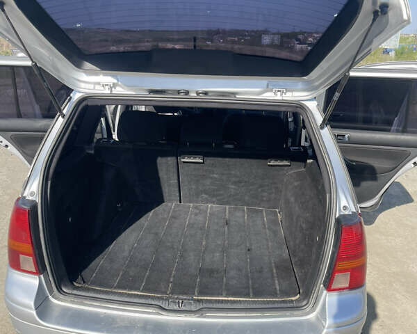 Серый Фольксваген Гольф, объемом двигателя 1.9 л и пробегом 295 тыс. км за 4000 $, фото 7 на Automoto.ua