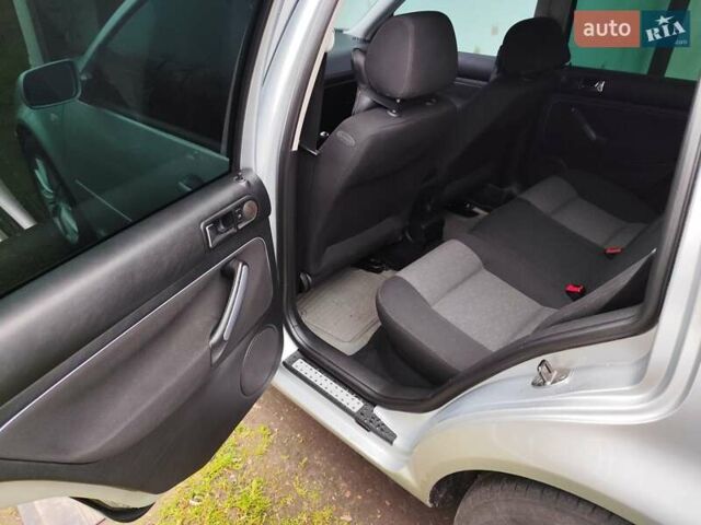 Сірий Фольксваген Гольф, об'ємом двигуна 1.6 л та пробігом 323 тис. км за 4500 $, фото 14 на Automoto.ua