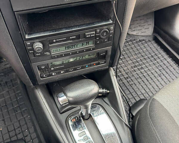 Серый Фольксваген Гольф, объемом двигателя 1.6 л и пробегом 246 тыс. км за 5300 $, фото 13 на Automoto.ua