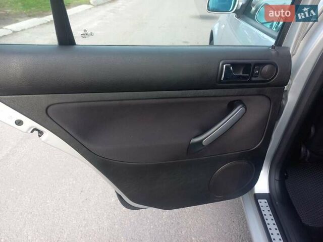 Серый Фольксваген Гольф, объемом двигателя 1.6 л и пробегом 308 тыс. км за 4950 $, фото 11 на Automoto.ua