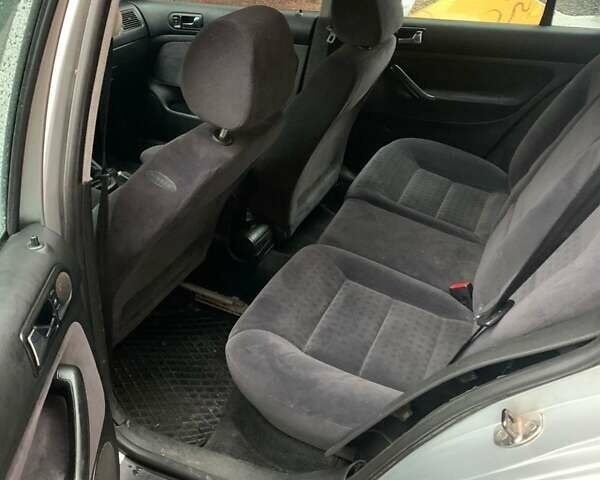 Серый Фольксваген Гольф, объемом двигателя 1.9 л и пробегом 350 тыс. км за 2250 $, фото 4 на Automoto.ua