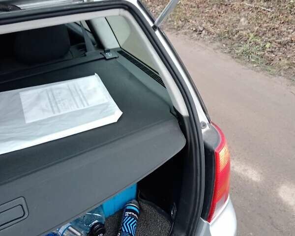 Серый Фольксваген Гольф, объемом двигателя 1.6 л и пробегом 250 тыс. км за 4000 $, фото 3 на Automoto.ua