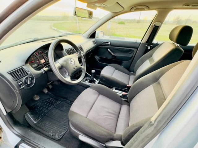 Сірий Фольксваген Гольф, об'ємом двигуна 1.9 л та пробігом 300 тис. км за 2450 $, фото 5 на Automoto.ua