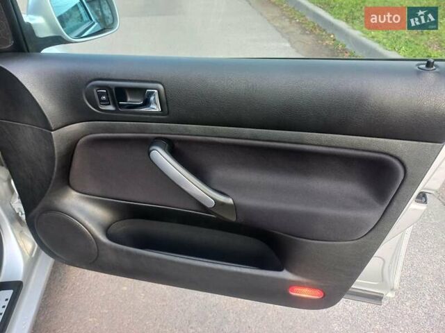 Серый Фольксваген Гольф, объемом двигателя 1.6 л и пробегом 308 тыс. км за 4950 $, фото 21 на Automoto.ua