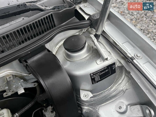 Серый Фольксваген Гольф, объемом двигателя 1.6 л и пробегом 201 тыс. км за 5499 $, фото 30 на Automoto.ua