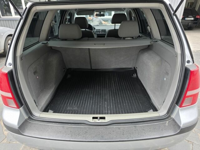 Сірий Фольксваген Гольф, об'ємом двигуна 1.6 л та пробігом 293 тис. км за 5500 $, фото 6 на Automoto.ua