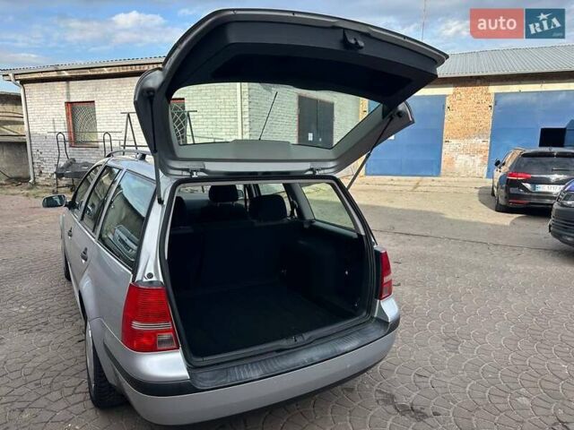 Серый Фольксваген Гольф, объемом двигателя 1.6 л и пробегом 273 тыс. км за 4200 $, фото 17 на Automoto.ua